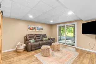 1301 Holiday Dr, Sandwich, IL 60548 - Photo 19