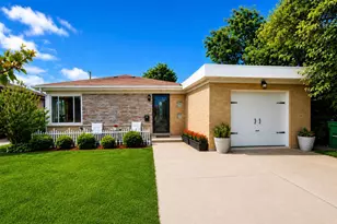 1520 Oakton St, Park Ridge, IL 60068 - Photo 1