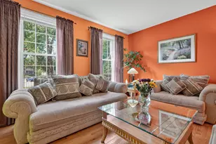 531 Springwood Ave, East Dundee, IL 60118 - Photo 5