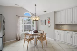 3028 Lexington Ln, Glenview, IL 60026 - Photo 9