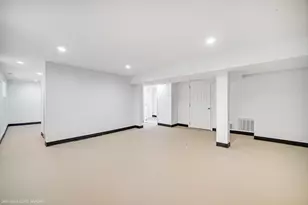 8100 S Cornell Ave, Chicago, IL 60619 - Photo 21