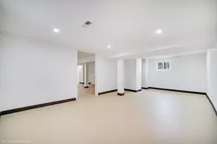 8100 S Cornell Ave, Chicago, IL 60619 - Photo 23