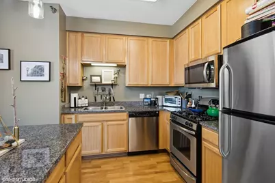 1134 W Granville Avenue #1017, Chicago, IL 60660 - Photo 5