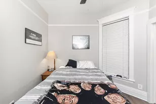 954 W Cuyler Ave, Chicago, IL 60613 - Photo 11