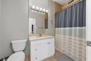 954 W Cuyler Ave, Chicago, IL 60613 - Photo 15