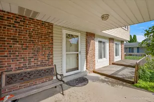 137 Mulford Dr, Elgin, IL 60120 - Photo 7