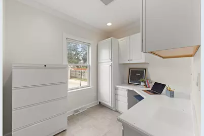130 S Washington Street, Westmont, IL 60559 - Photo 17