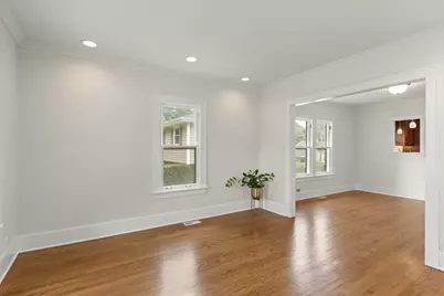 130 S Washington Street, Westmont, IL 60559 - Photo 3