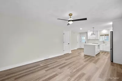 1245 W Violet Street, Freeport, IL 61032 - Photo 9
