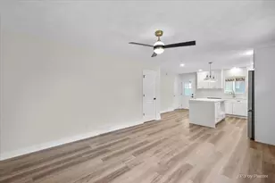 1245 W Violet St, Freeport, IL 61032 - Photo 9