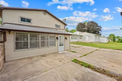 1245 W Violet Street, Freeport, IL 61032 - Photo 7
