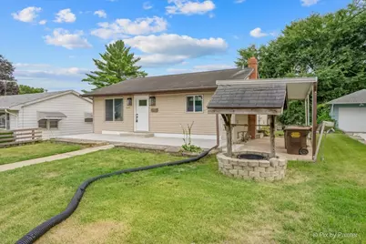 1245 W Violet Street, Freeport, IL 61032 - Photo 3