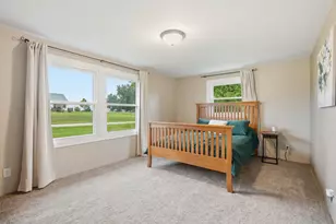 408 S 10th Ave, New Windsor, IL 61465 - Photo 7
