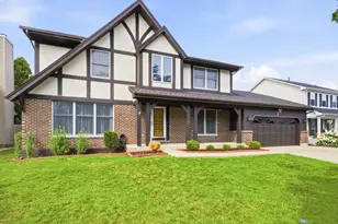 356 Yorkshire Dr, Mundelein, IL 60060 - Photo 1