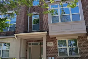 756 N Aspen Dr, Vernon Hills, IL 60061 - Photo 1