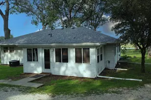 2214 N State Route 1, Watseka, IL 60970 - Photo 5