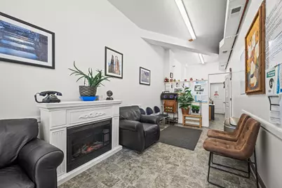 2822 N Milwaukee Avenue, Chicago, IL 60618 - Photo 3