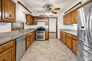 231 Southwick Ln, Schaumburg, IL 60173 - Photo 15