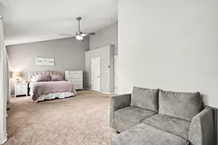 1102 Iron Horse Ct, Elgin, IL 60124 - Photo 13
