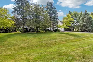4619 Cornerstone Dr, Winthrop Harbor, IL 60096 - Photo 3