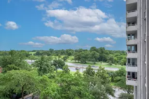4250 N Marine Dr, Chicago, IL 60613 - Photo 23