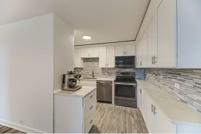 4250 N Marine Drive #807, Chicago, IL 60613 - Photo 17