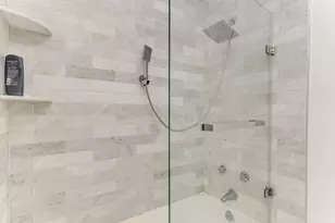 4250 N Marine Dr, Chicago, IL 60613 - Photo 21