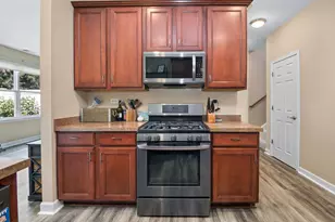 511 Majestic Ln, Oswego, IL 60543 - Photo 9