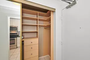 88 W Schiller St, Chicago, IL 60610 - Photo 15