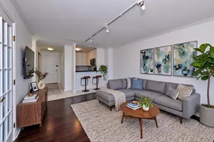 88 W Schiller St, Chicago, IL 60610 - Photo 3
