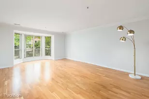 57 E Hattendorf Ave, Roselle, IL 60172 - Photo 7