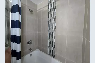 8622 S Escanaba Avenue, Chicago, IL 60617 - Photo 11