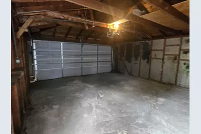 8622 S Escanaba Avenue, Chicago, IL 60617 - Photo 27