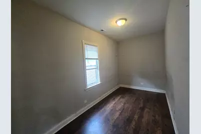 8622 S Escanaba Avenue, Chicago, IL 60617 - Photo 9