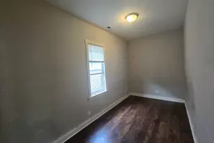 8622 S Escanaba Ave, Chicago, IL 60617 - Photo 9