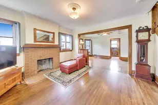 808 N Spring St, Elgin, IL 60120 - Photo 7