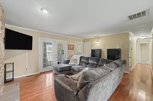 2406 Jordan Dr, Champaign, IL 61822 - Photo 7