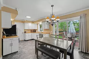 2406 Jordan Dr, Champaign, IL 61822 - Photo 9