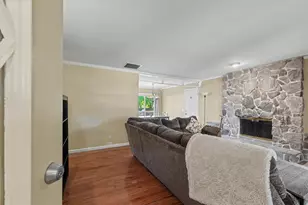 2406 Jordan Dr, Champaign, IL 61822 - Photo 5