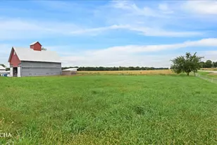 4266 E 1553rd Rd, Earlville, IL 60518 - Photo 49