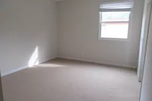 2054 W Chase Ave, Chicago, IL 60645 - Photo 7