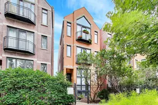 2418 W Cortez St, Chicago, IL 60622 - Photo 1