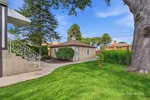 3944 W Greenleaf Ave, Lincolnwood, IL 60712 - Photo 25