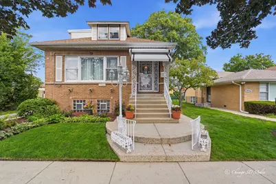 3944 W Greenleaf Avenue, Lincolnwood, IL 60712 - Photo 1