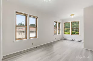 3944 W Greenleaf Ave, Lincolnwood, IL 60712 - Photo 11