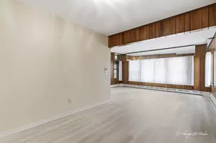 3944 W Greenleaf Ave, Lincolnwood, IL 60712 - Photo 7