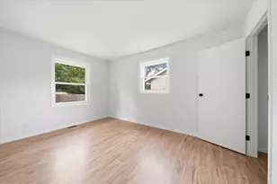 9309 Baldwin Dr, Machesney Park, IL 61115 - Photo 13