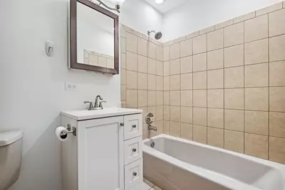 1948 W Byron Street #2B, Chicago, IL 60613 - Photo 7