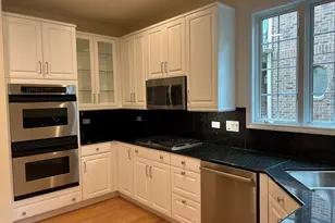 2269 Royal Ridge Dr, Northbrook, IL 60062 - Photo 3
