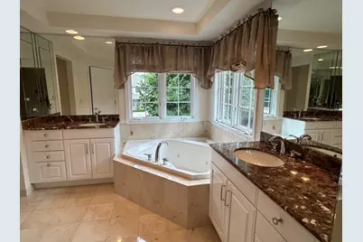 2269 Royal Ridge Drive, Northbrook, IL 60062 - Photo 7